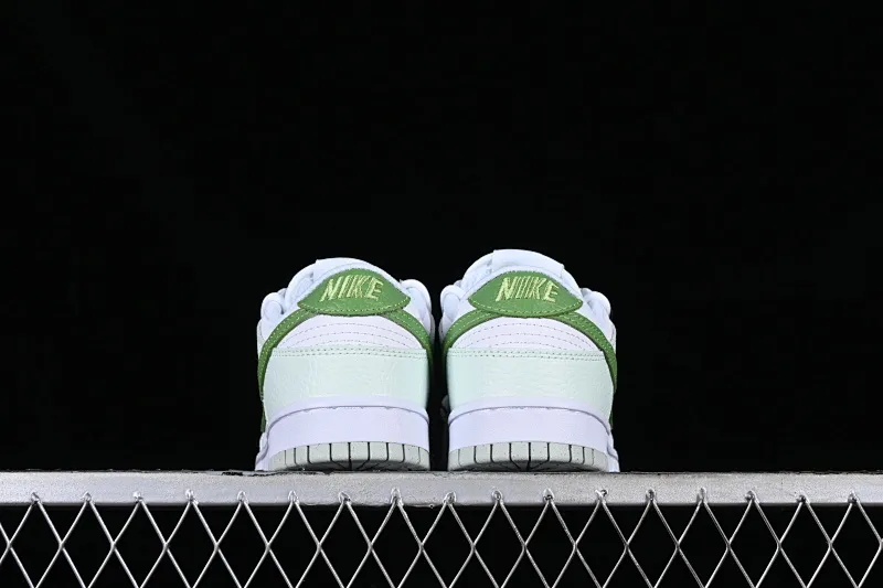 All categories Nk SB Dunk series Nk SB Dunk Low low-top sneakers Nk Dunk Low "Next Nature" refreshing green milk green SB strap low-top casual sneakers D1431-102